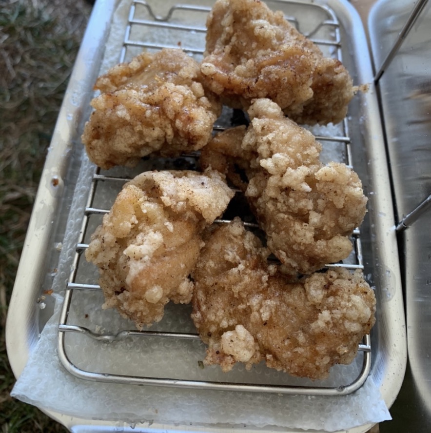 キャンプ飯 キャンプでの揚げ物は格別に美味しい おすすめ料理は あきとぶ